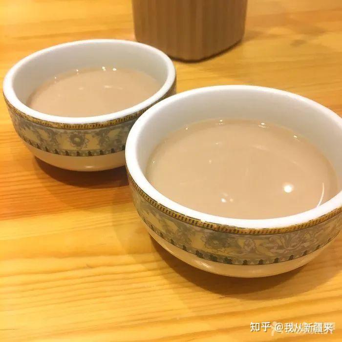 《走,带你去喝回族人的盖碗茶》光是茶的分类就有清茶,奶茶,奶油茶