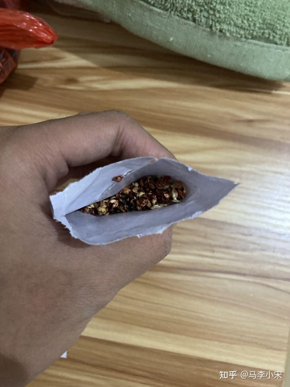 割包皮系带处有个伤口渗液是崩线了吗