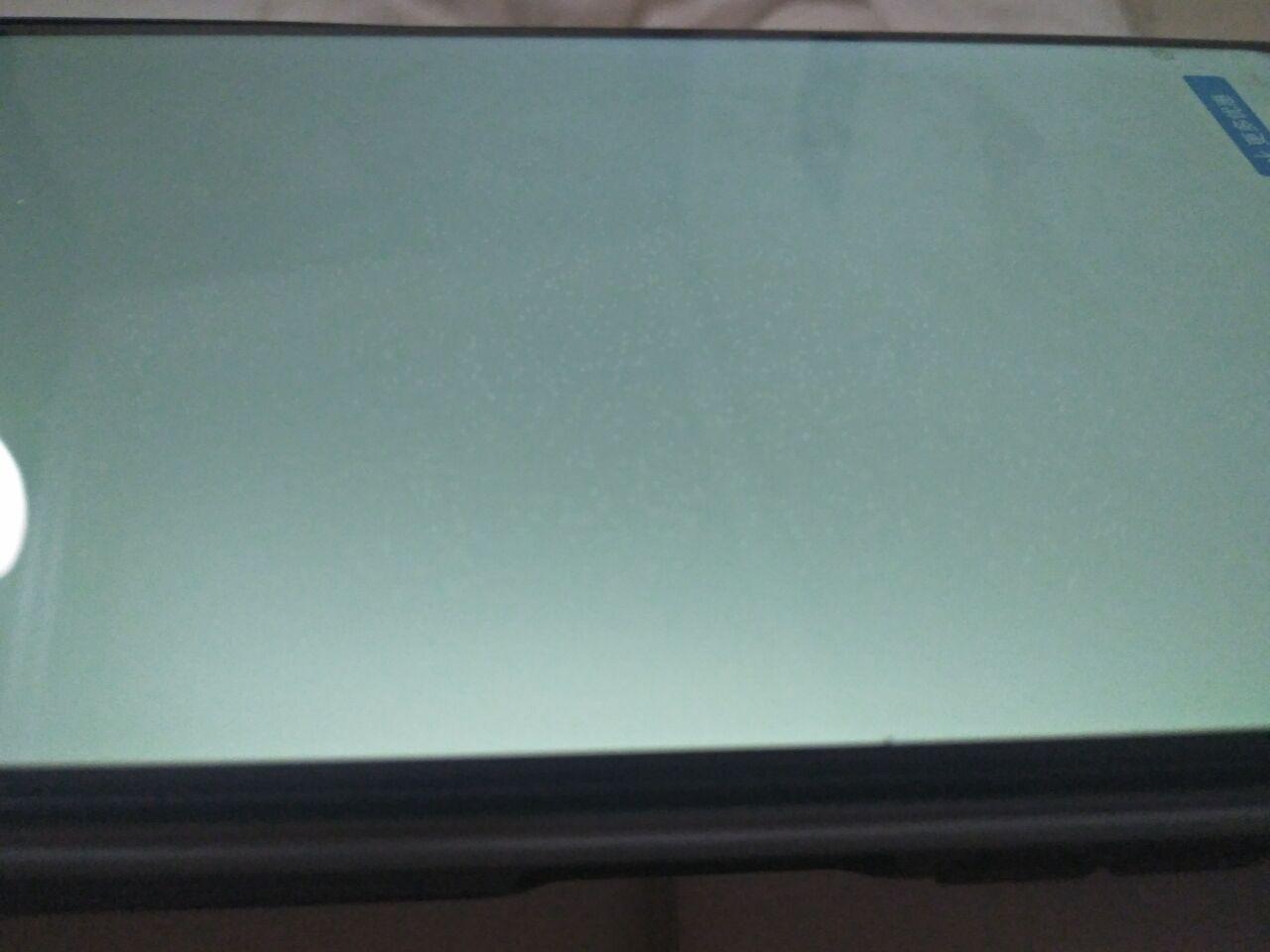 手机屏幕斜着看有很多细小的白点正看看不出是什么情况
