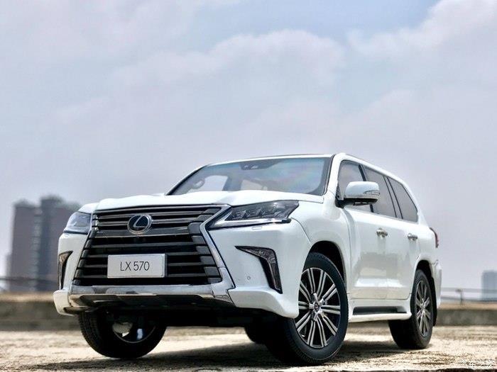 雷克萨斯LX570,雷克萨斯凌志570价格 致敬一代经典,拍摄白色雷克萨斯lx570,给大家分享一下