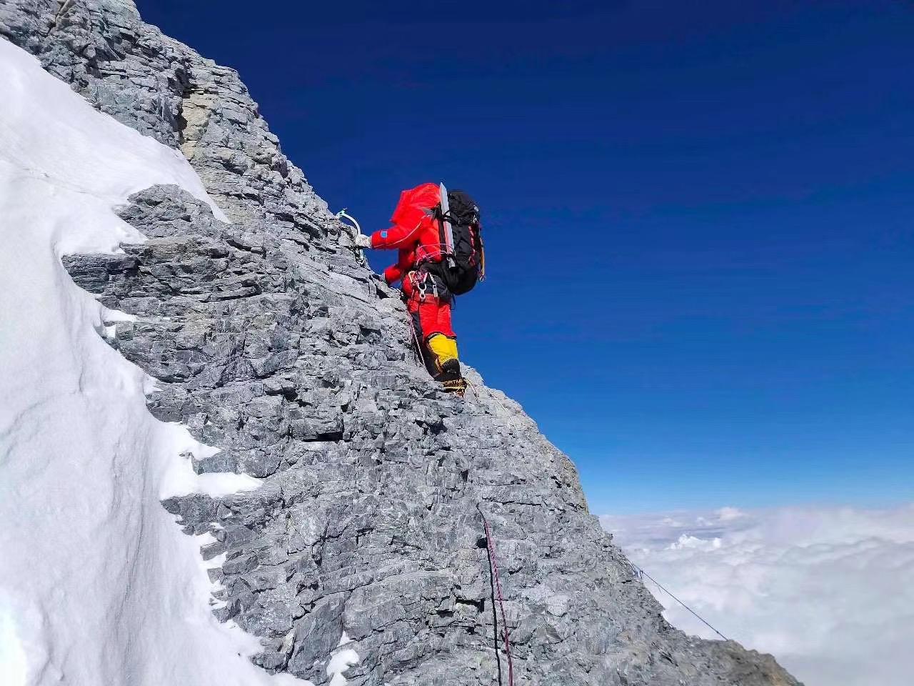 珠峰测量登山队我们攀登的不仅仅是物理上的山峰更是精神上的山峰