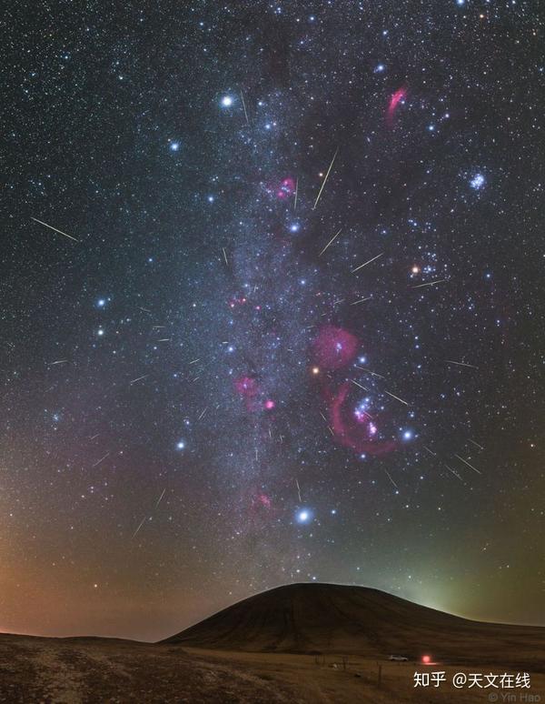 内蒙古上空的猎户座流星
