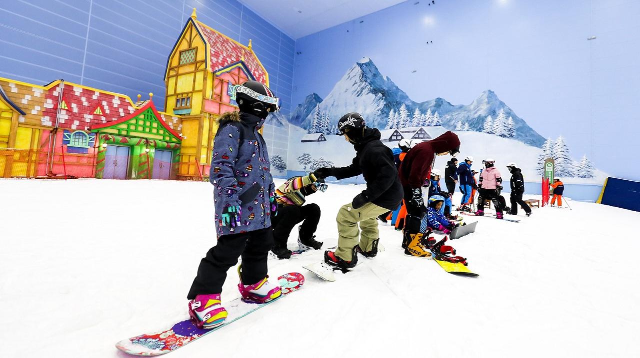 全干货广州融创雪世界怎么玩夏季和暑假也能在广州滑雪