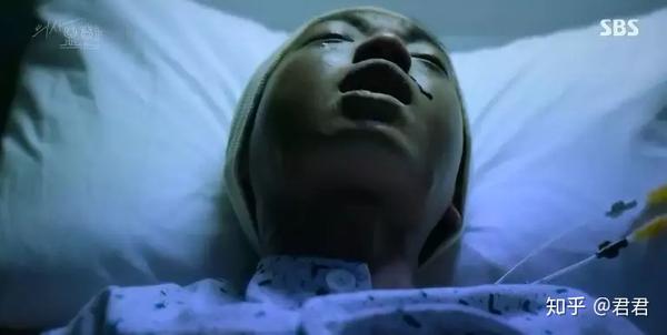 饱受病痛折磨的病人是让他们有尊严地离去还是备受痛苦地活着