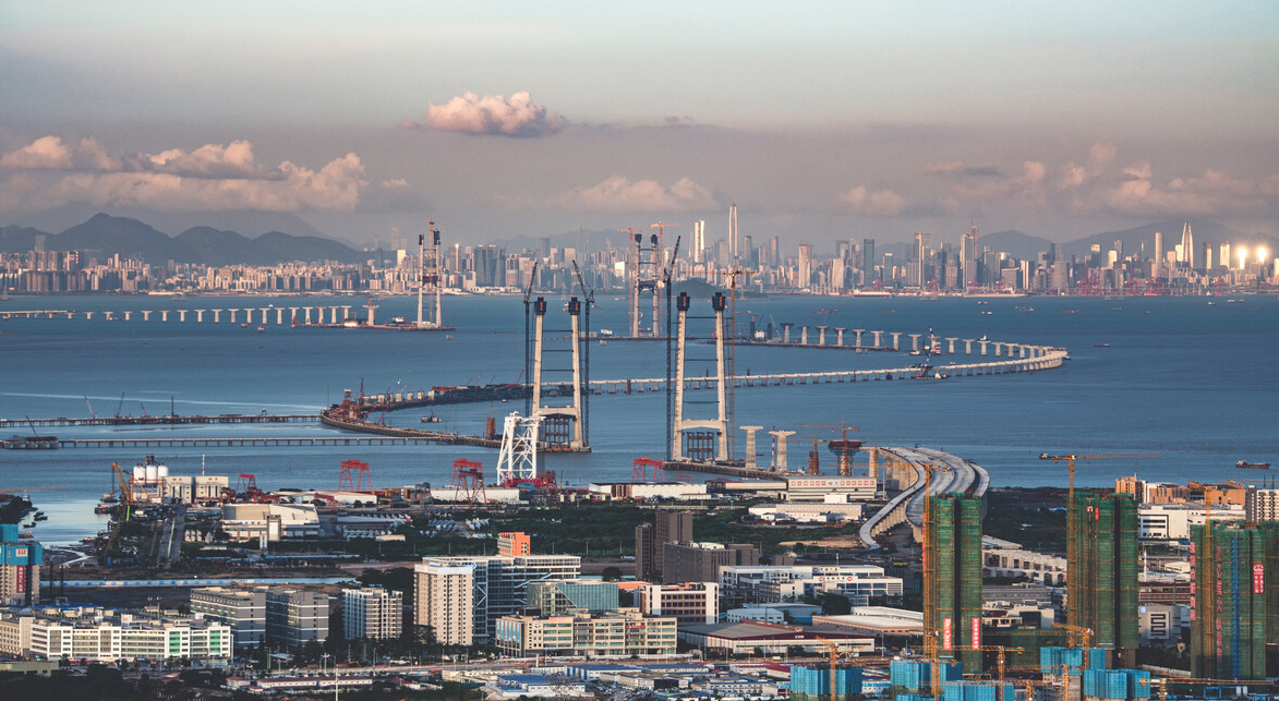 基建狂魔再秀技,港珠澳大桥正北38公里,开启