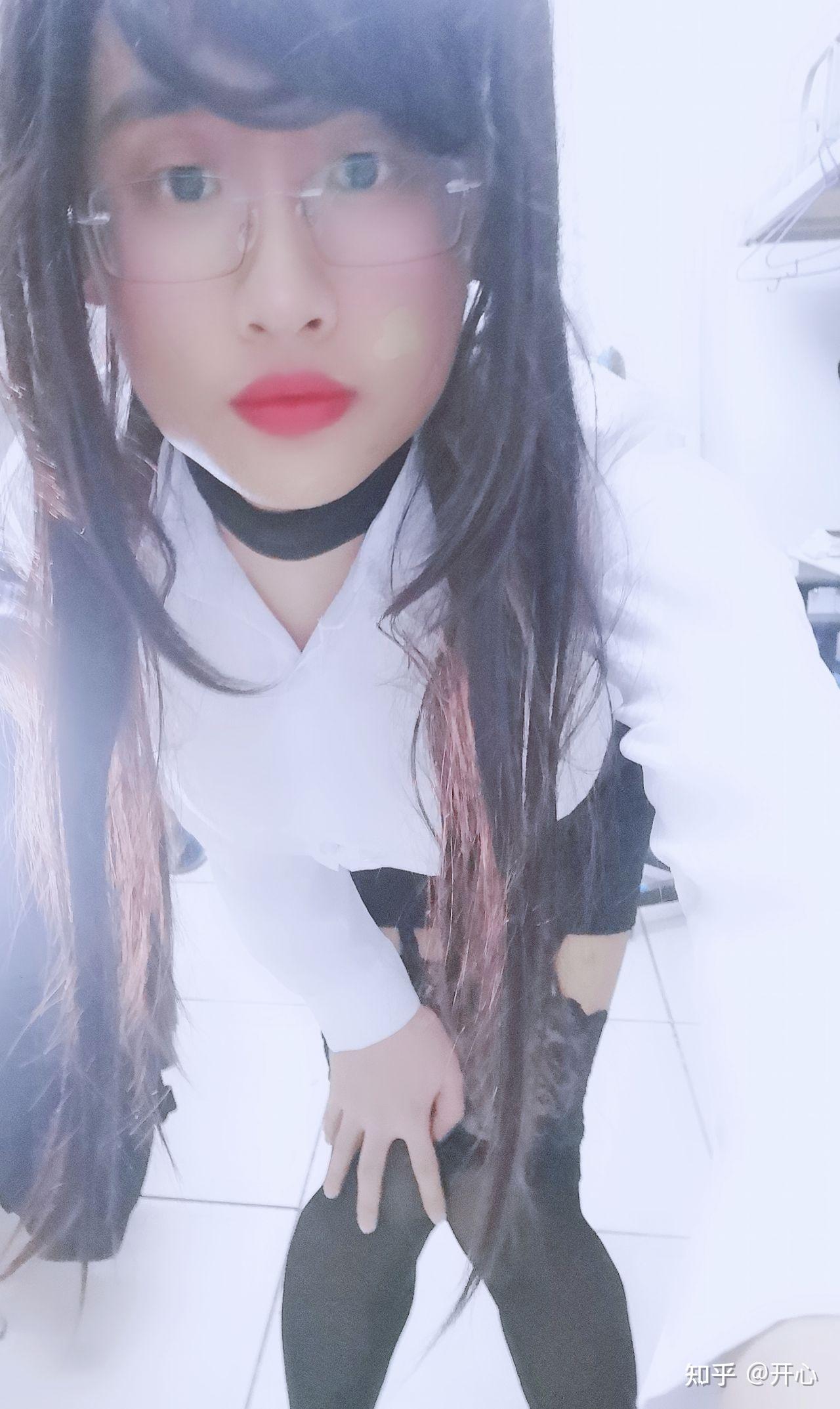 女装大佬会把自己女装的照片当壁纸吗?