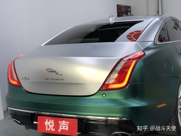烟台车身改色贴膜 "双拼改色"捷豹xjl电光祖母绿改色汽车贴膜效果