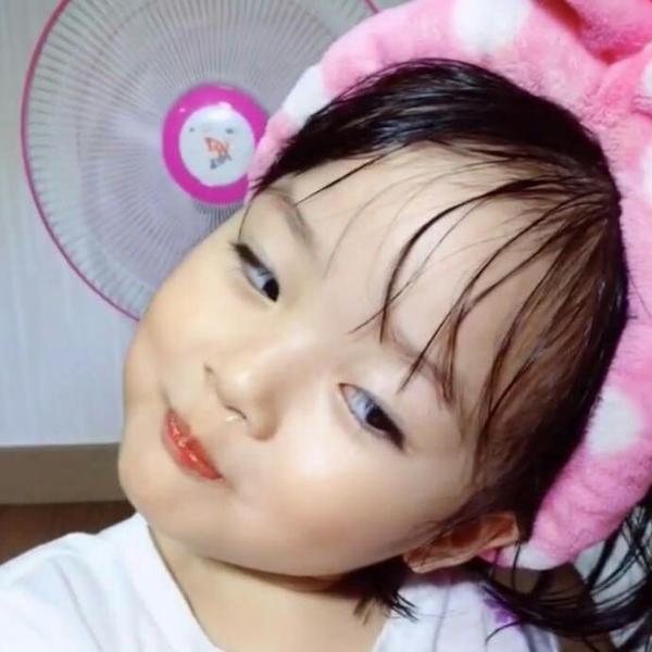 这个表情小女孩叫什么昂?