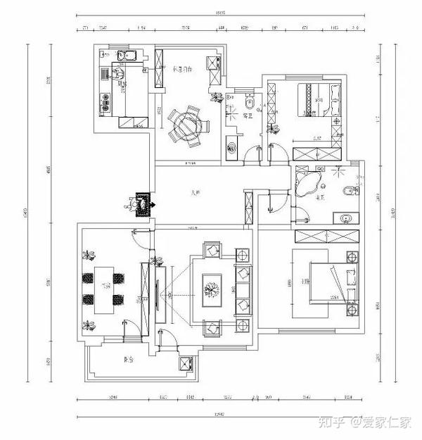 从这张平面图中可以看出,入眼就是客厅和餐厅的走廊,没有玄关,所以