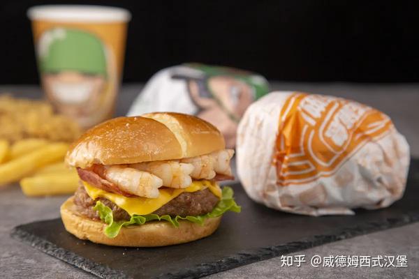 最后说下价格,不是100也不是80,这款真安格斯双层牛肉堡在威德姆餐厅