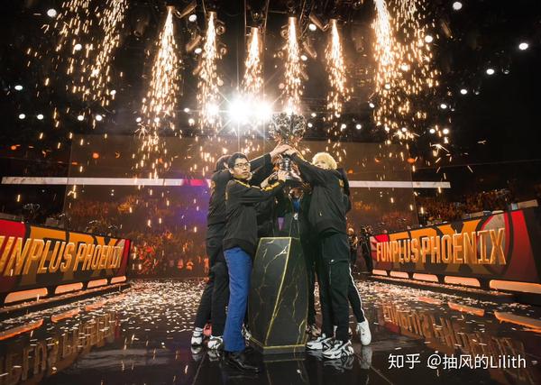 不只是冠军,因为2019年的强势表现,fpx是s9上金主第二多的队伍,仅次于
