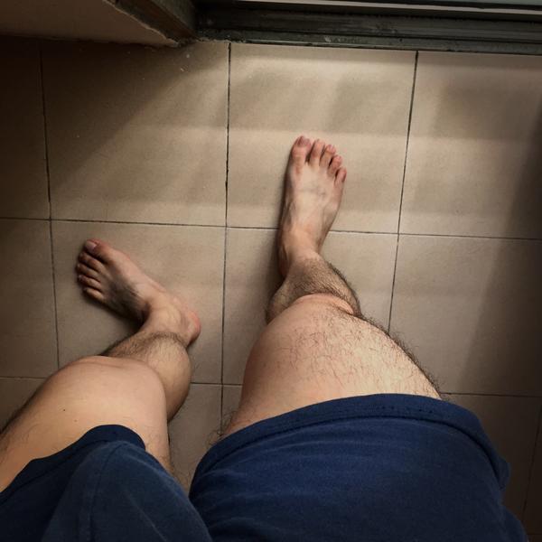 女生怎么看男生腿毛啊?