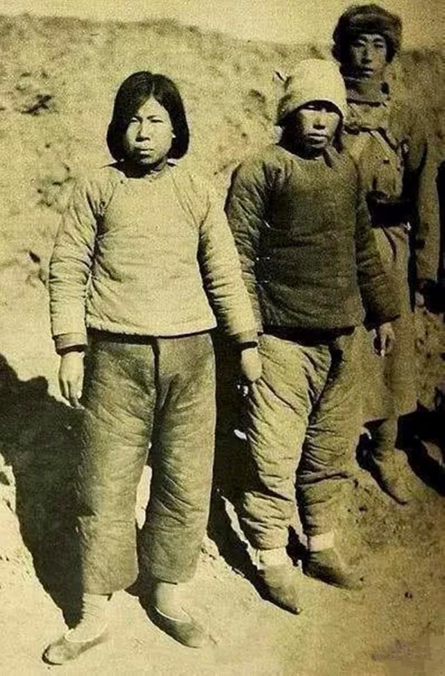 珍贵老照片被鬼子凌辱的女人白求恩的遗容被美军狠踢的日军