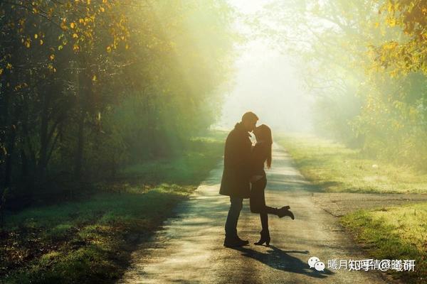 情感指南针:女生该如何挽回和男生的感情