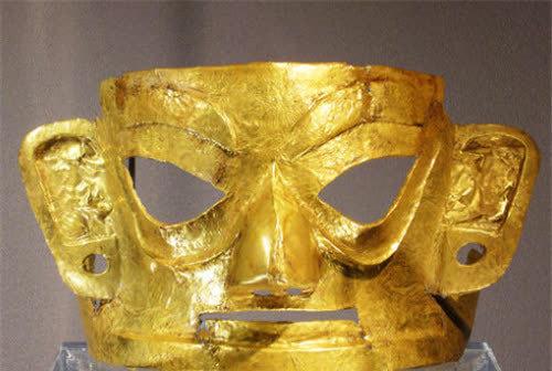 三星堆考古首次出土完整金面具当时还没炼金术黄金哪来的