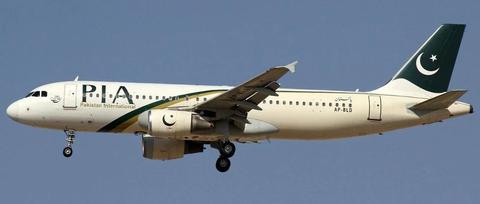 巴基斯坦国际航空公司客机在卡拉奇机场附近一居民区坠毁,事故原因