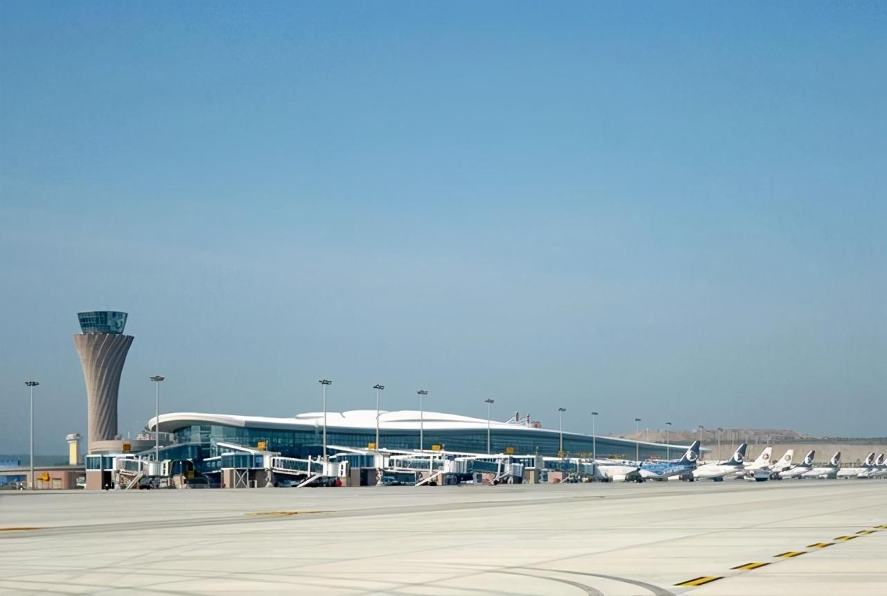 烟台蓬莱国际机场停车场怎么收费停车方便吗