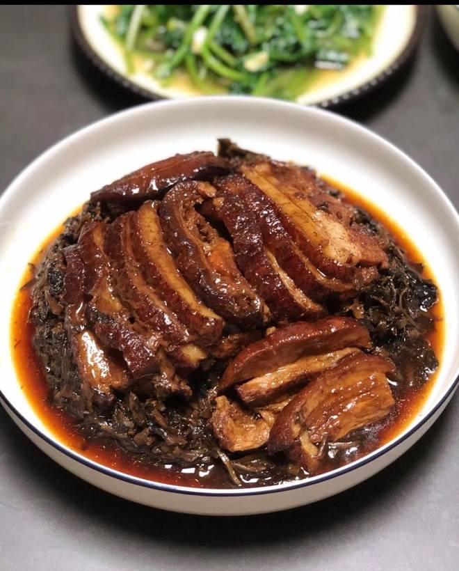 吃了就忘不掉的梅干菜扣肉的做法名门泽佳