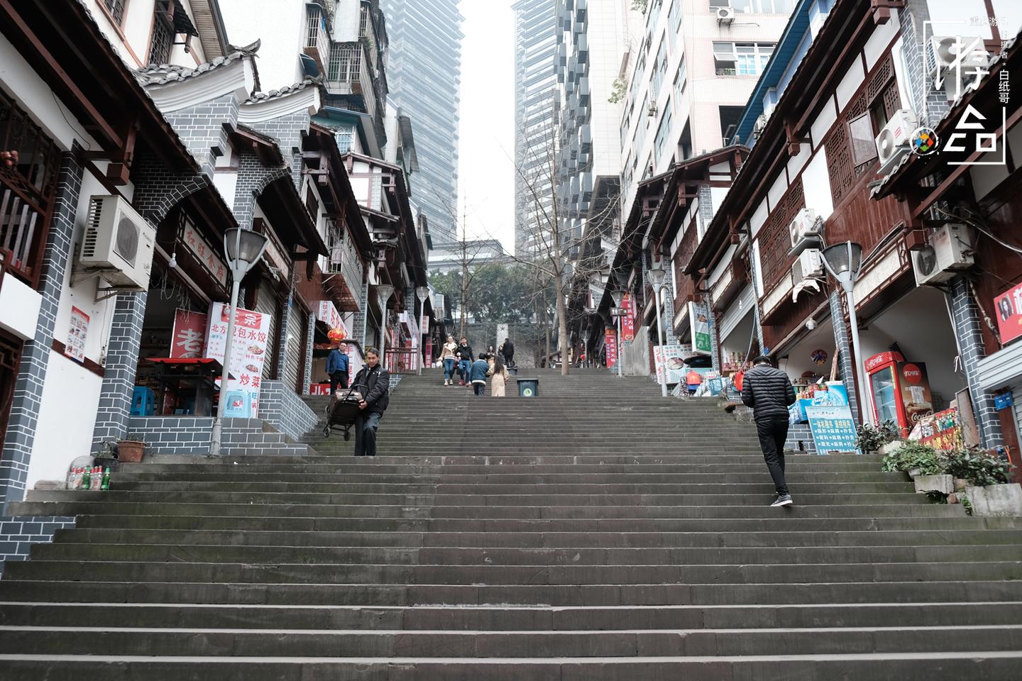 重庆菜园坝到两路口的捷径,不是皇冠大扶梯,而且它还免费