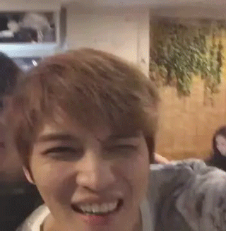 感受一下他的笑,大魔王金在中还很喜欢搞恶作剧,对就是他,请记住,爱豆