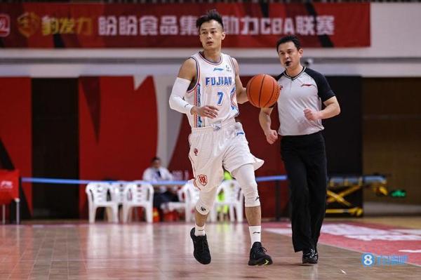 澎湃落选nba无缘新赛季cba汤杰是困在现实的篮球顶流