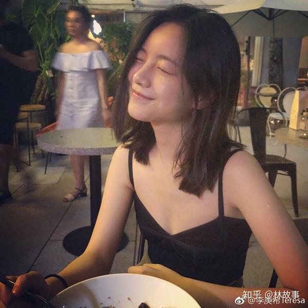 如何看待最近徐静蕾力捧的小花李庚希?
