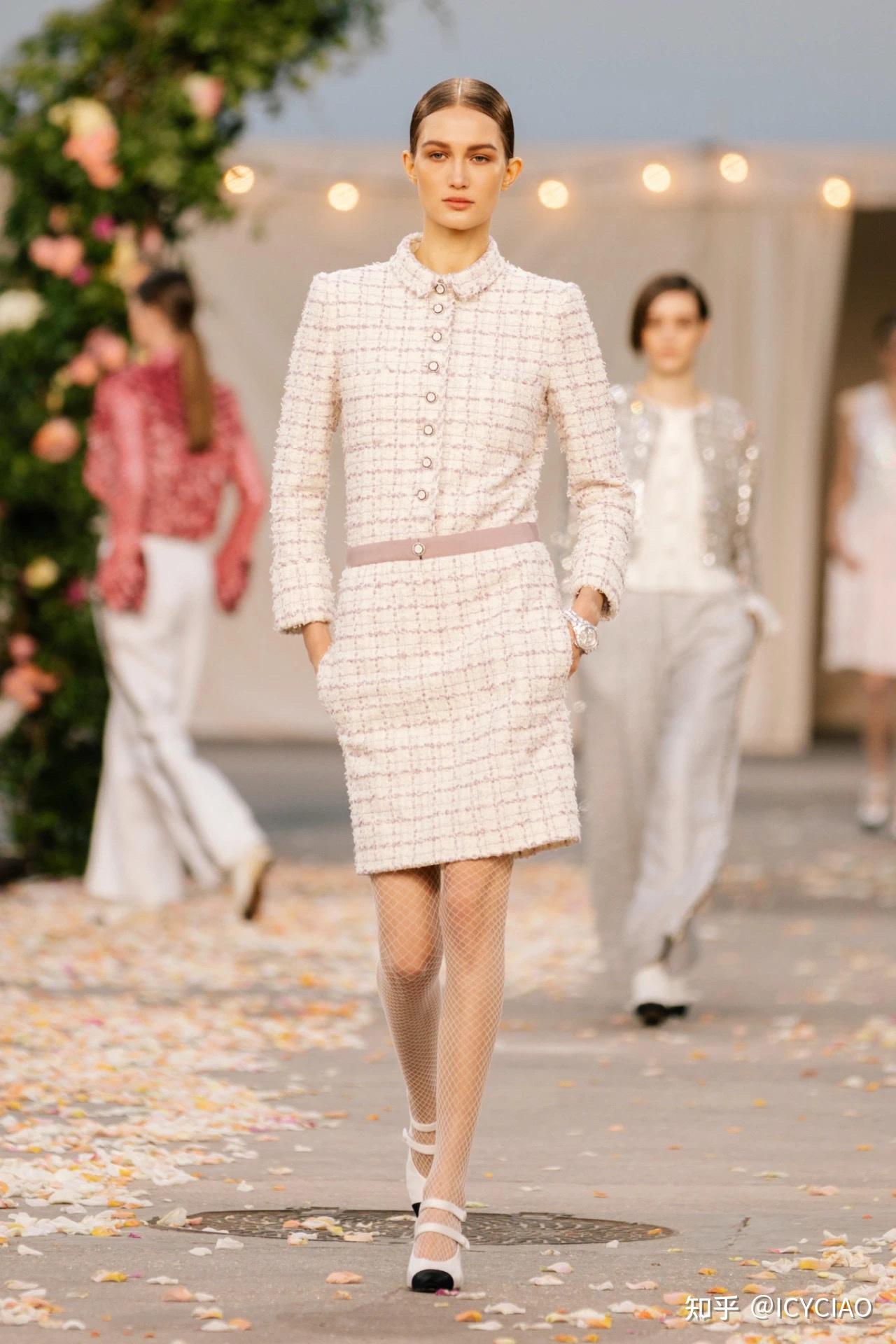 chanel 2021春夏高级定制服系列在巴黎大皇宫正式拉开