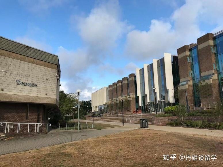 英国的后花园之去英国大学里的夜店蹦迪吧
