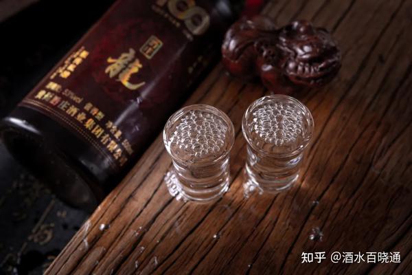 喝酒为什么要碰杯呢黔庄龙白酒