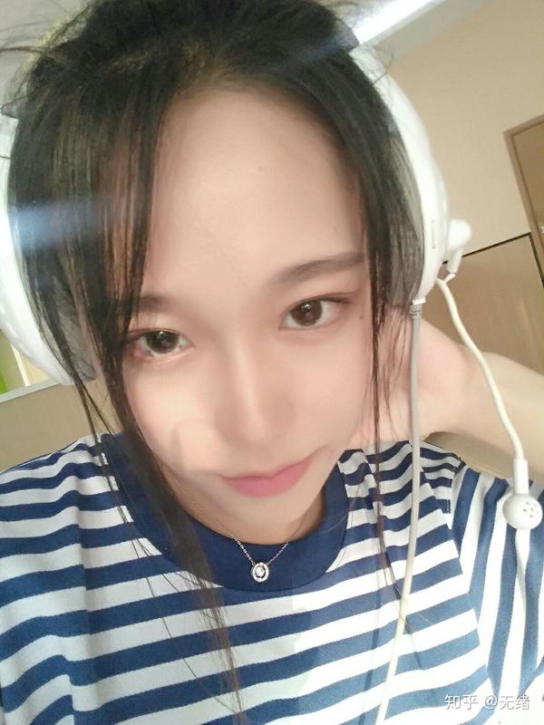 高中时素颜就好看的女生长大化妆后岂不逆天?