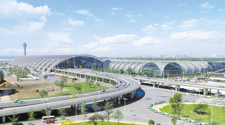 现代感十足的铝镁锰板工程成都双流国际机场t2航站楼