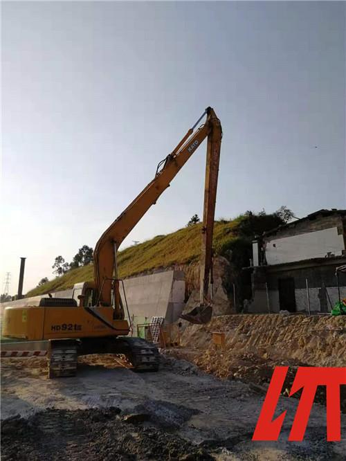 北京奥运会会馆的建设全靠长臂挖掘机厂家!