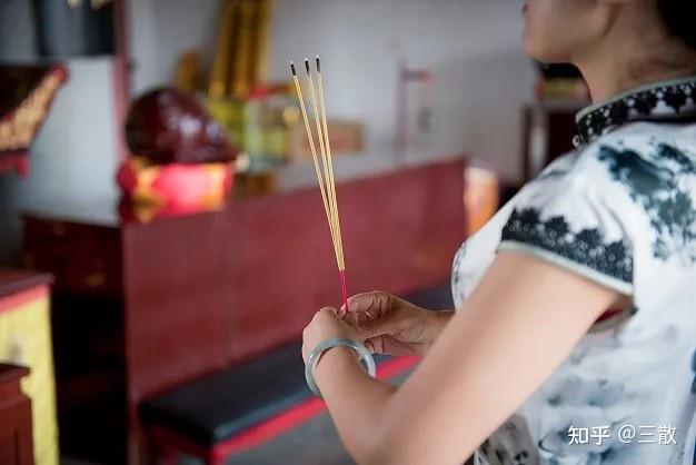 烧香拜神有三种愿望不能许非但不灵验还有损福报