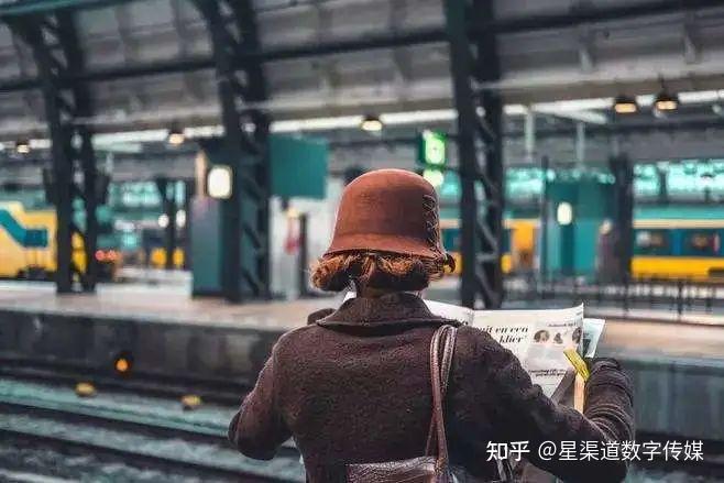 商业思维：强者互帮，弱者互撕