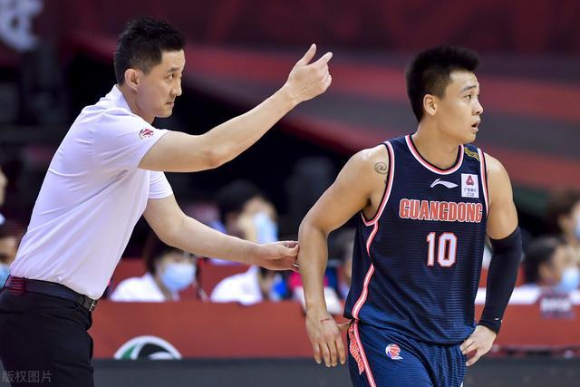 杜峰骂过那么多年轻人为何不怎么骂赵睿