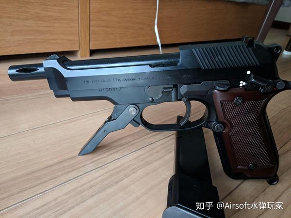 台湾airsoft玩家【心得】开箱-mgc beretta 93r 冲锋式玩具bb枪