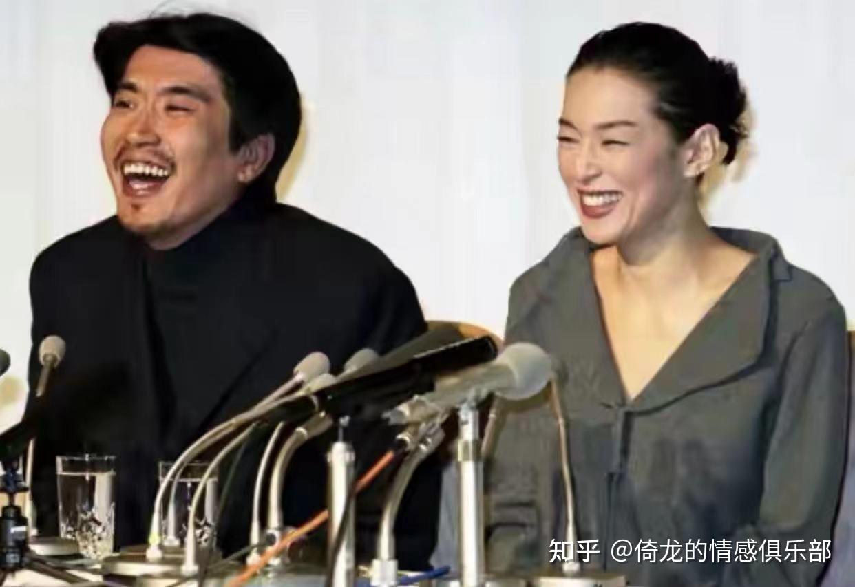 54岁莉香铃木保奈美离婚结束23年婚姻称3女养育告一段落