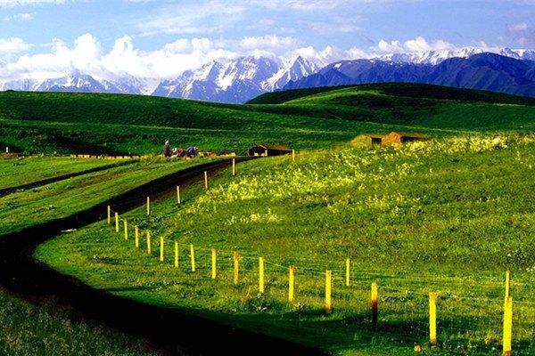 新疆盐湖城景区