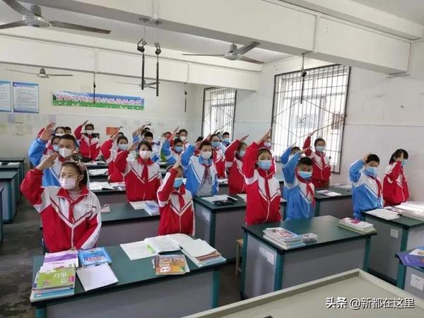 直击现场来看新都区各小学神兽回笼第一天