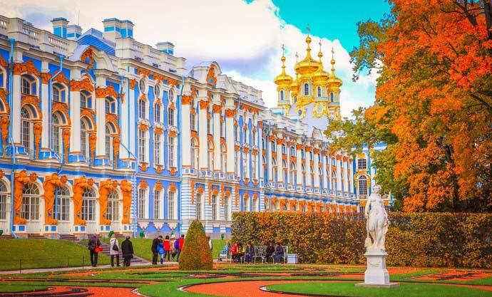 谁说叶卡捷琳娜宫不值得去一个琥珀屋就让全世界的宫殿望尘莫及