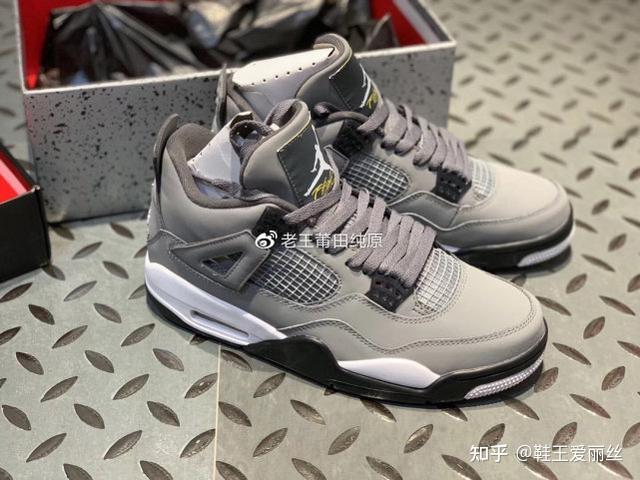 aj4雷公电母和aj11酷灰选哪款好呢