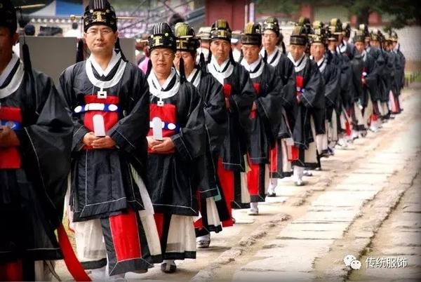 现在韩国的祭服