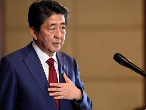 当时,中川刚好也是时任日本首相小泉纯一郎的翻译官.