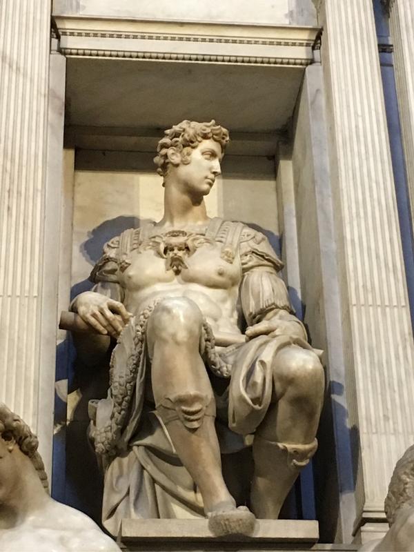 原雕塑在弗洛伦萨的美第奇宫,很震撼全身.