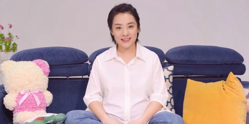 首发于我的时尚公号:dapeistyle 年过四十的刘璇,颜值依然在线,近照