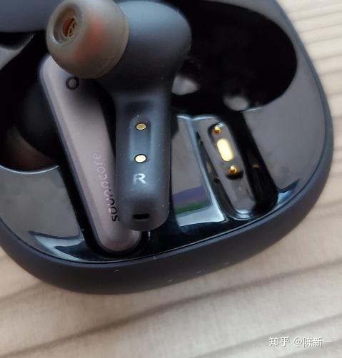 对比一下声阔与索尼耳机重量