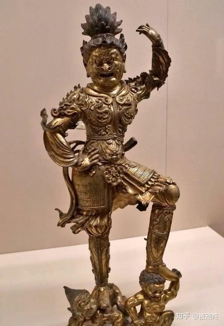 中国古代盔甲的兽头肩吞是真实存在的还是艺术创作
