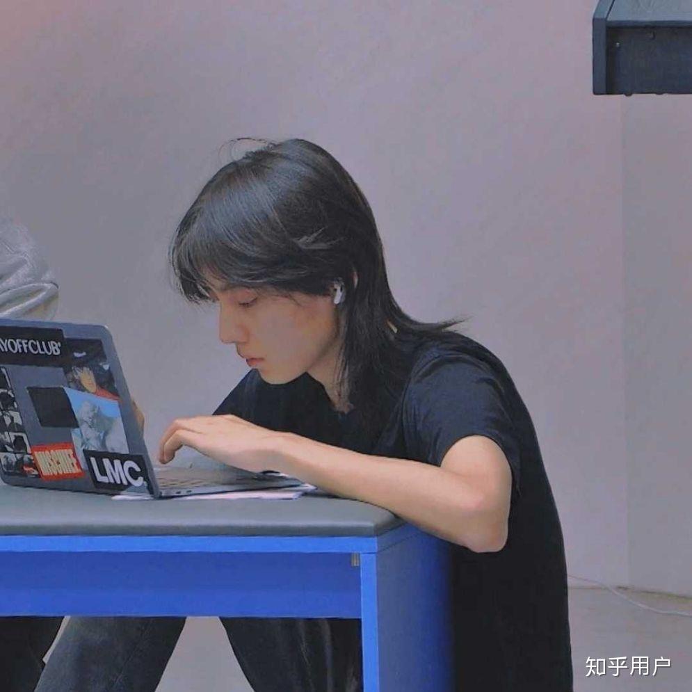 明日之子乐团季第一期下里的选手哈拉木吉帅吗