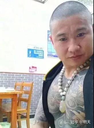 昆山龙哥砍人事件,龙哥临死之际,内心会想些什么,会后悔吗?