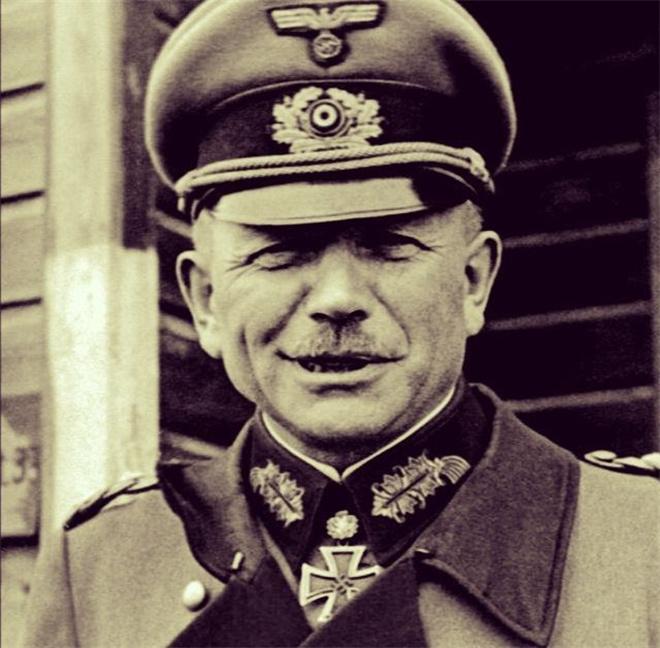 他是德国装甲兵之父二战纳粹名将他的闪击战军事思想影响至今